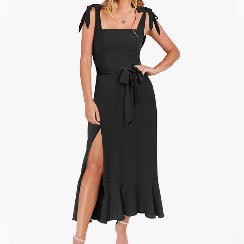 Black Sleeveless Dress